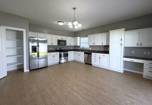 308 KESTREL Court, Council Bluffs, IA 51501