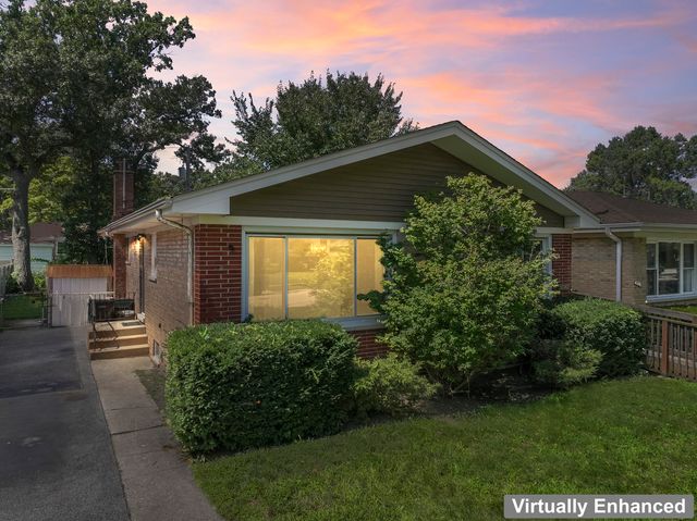 10042 Lamon Avenue, Skokie, IL 60077