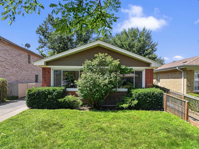 10042 Lamon Avenue, Skokie, IL 60077