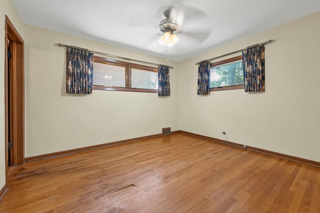 10042 Lamon Avenue, Skokie, IL 60077