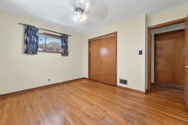 10042 Lamon Avenue, Skokie, IL 60077