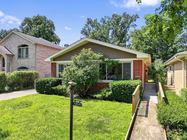 10042 Lamon Avenue, Skokie, IL 60077