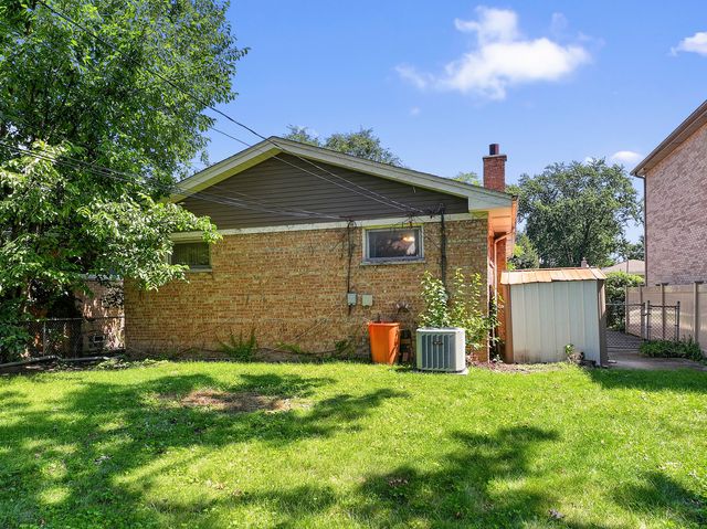10042 Lamon Avenue, Skokie, IL 60077