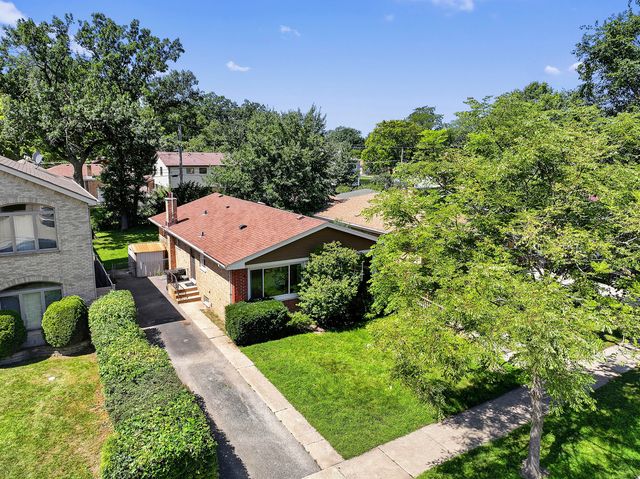10042 Lamon Avenue, Skokie, IL 60077