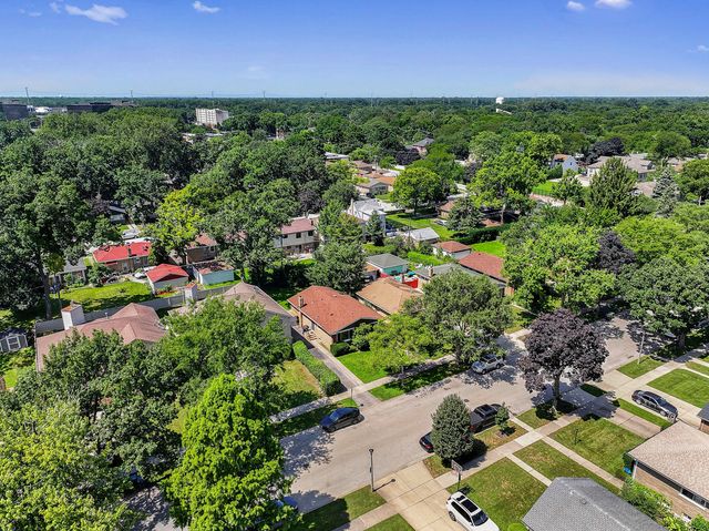 10042 Lamon Avenue, Skokie, IL 60077
