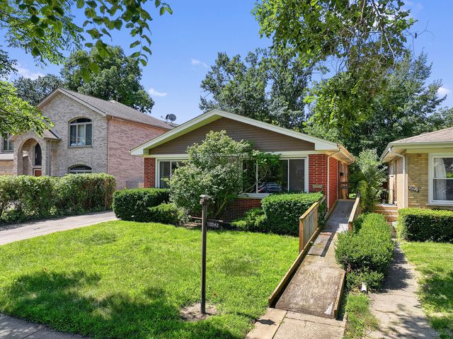 10042 Lamon Avenue, Skokie, IL 60077
