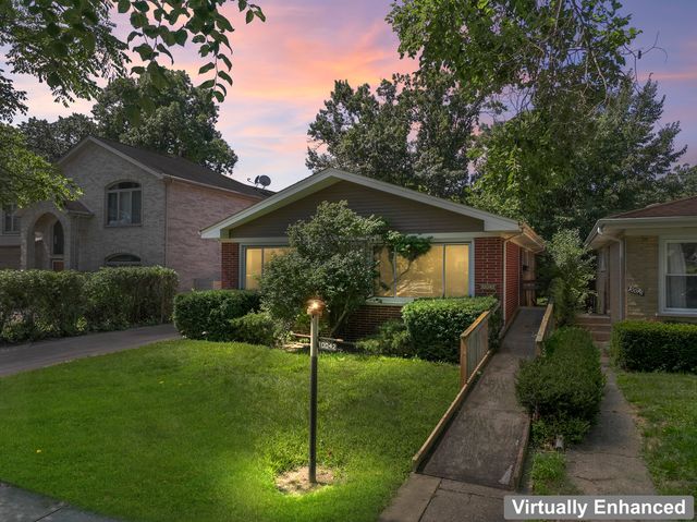 10042 Lamon Avenue, Skokie, IL 60077