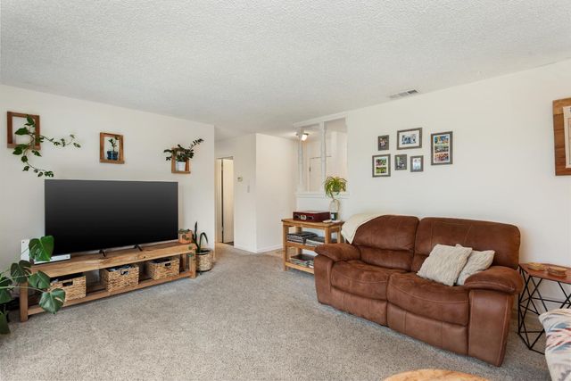 10828 Ambassador Dr, Rancho Cordova, CA 95670