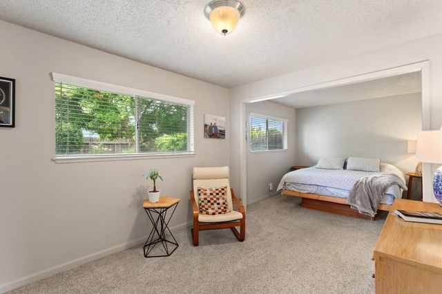 10828 Ambassador Dr, Rancho Cordova, CA 95670