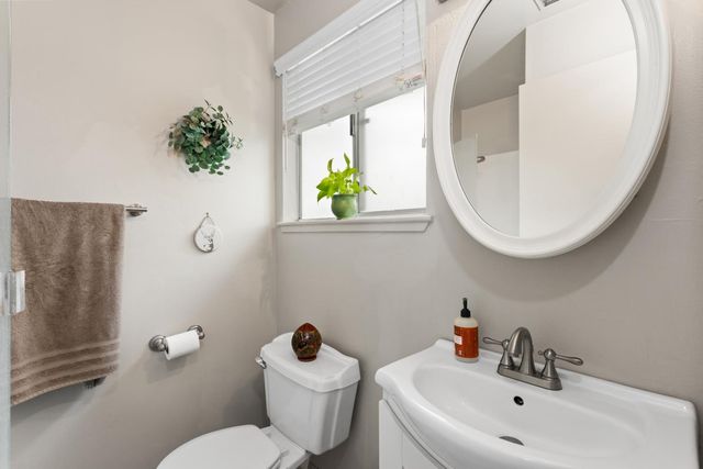 10828 Ambassador Dr, Rancho Cordova, CA 95670
