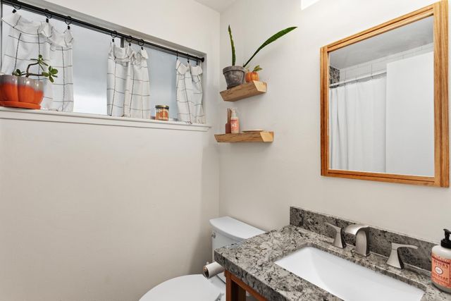 10828 Ambassador Dr, Rancho Cordova, CA 95670