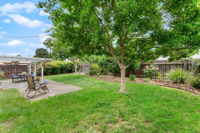 10828 Ambassador Dr, Rancho Cordova, CA 95670