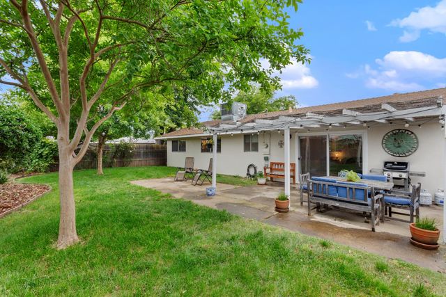 10828 Ambassador Dr, Rancho Cordova, CA 95670