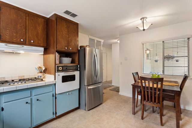10828 Ambassador Dr, Rancho Cordova, CA 95670
