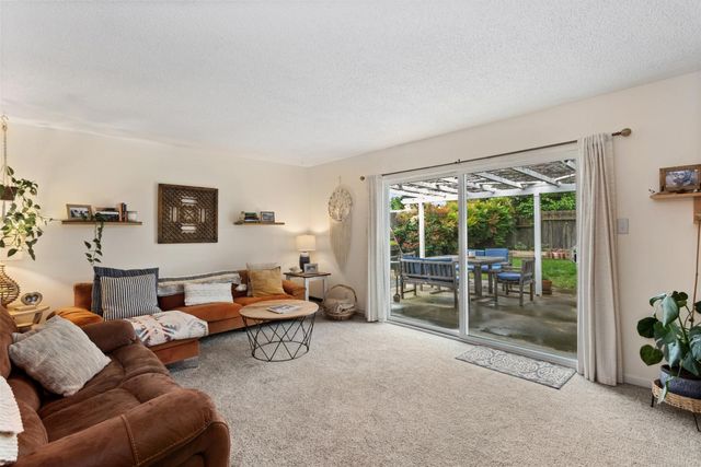 10828 Ambassador Dr, Rancho Cordova, CA 95670