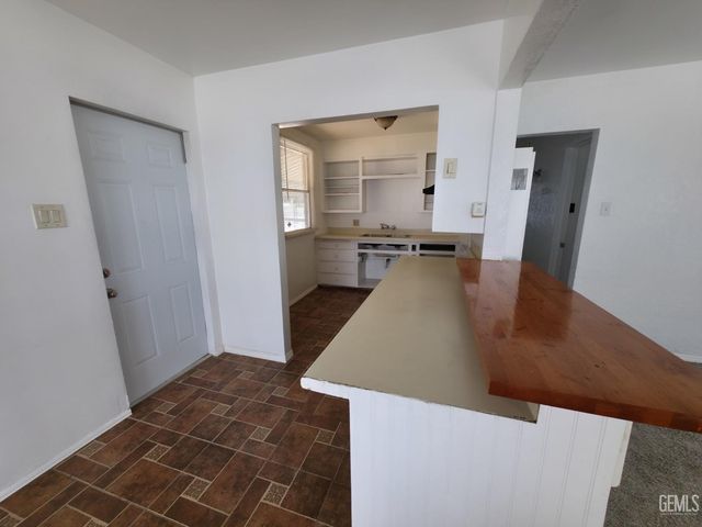 6317 Tallman Avenue, Bakersfield, CA 93308