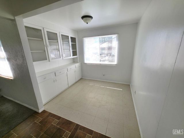 6317 Tallman Avenue, Bakersfield, CA 93308