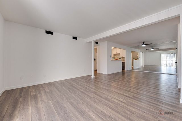 800 Brook Drive 1, Streamwood, IL 60107