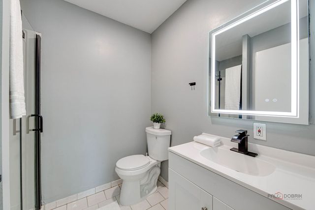 800 Brook Drive 1, Streamwood, IL 60107