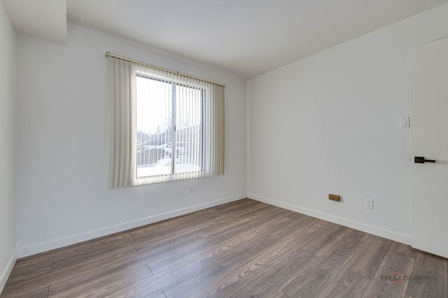 800 Brook Drive 1, Streamwood, IL 60107