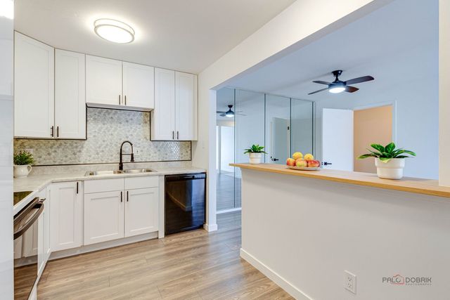 800 Brook Drive 1, Streamwood, IL 60107