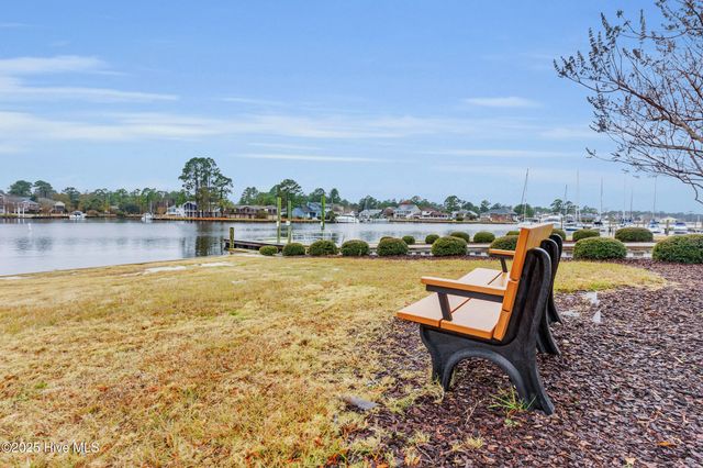 1106 Navidad Bank Court, New Bern, NC 28560