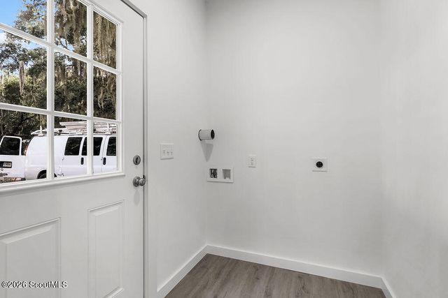 656 SE Ridge Road, Darien, GA 31305
