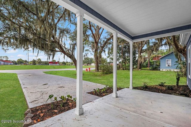 656 SE Ridge Road, Darien, GA 31305