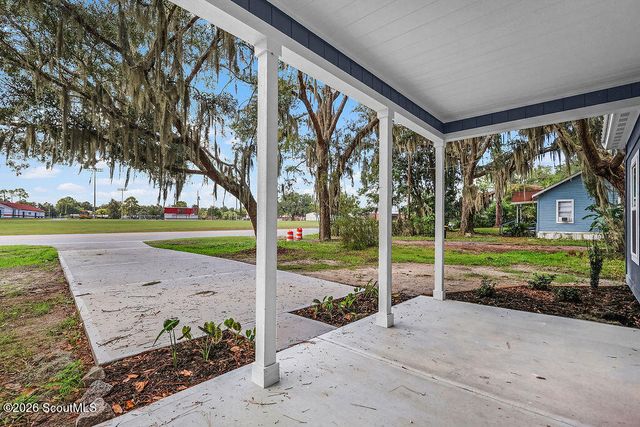 656 SE Ridge Road, Darien, GA 31305