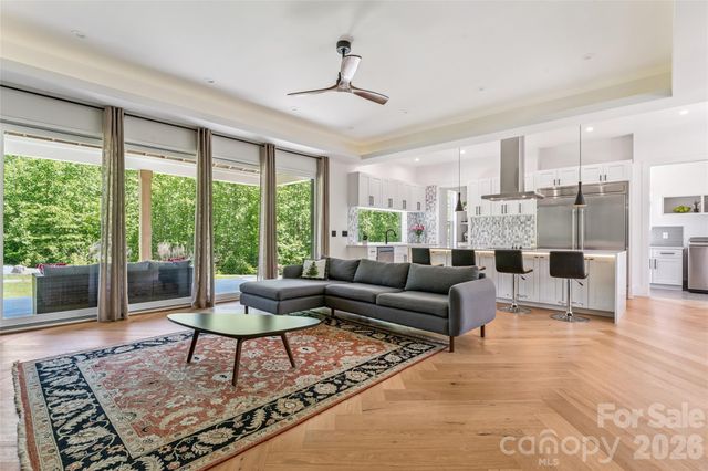 3078 Mountain Creek Drive, Sherrills Ford, NC 28673
