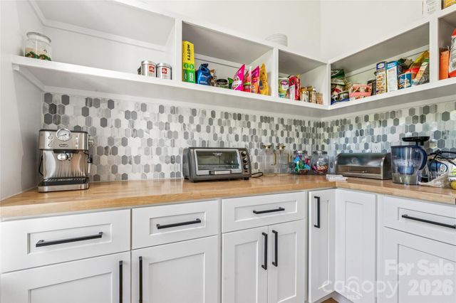 3078 Mountain Creek Drive, Sherrills Ford, NC 28673