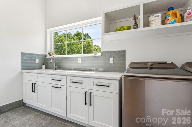 3078 Mountain Creek Drive, Sherrills Ford, NC 28673