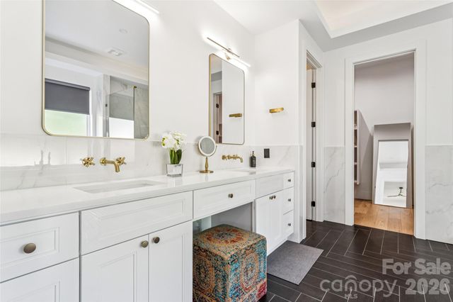 3078 Mountain Creek Drive, Sherrills Ford, NC 28673