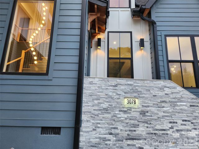 3078 Mountain Creek Drive, Sherrills Ford, NC 28673