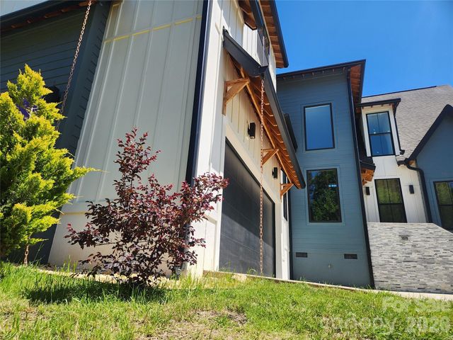 3078 Mountain Creek Drive, Sherrills Ford, NC 28673