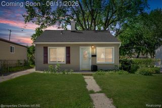 1754 E Harry Avenue, Hazel Park, MI 48030