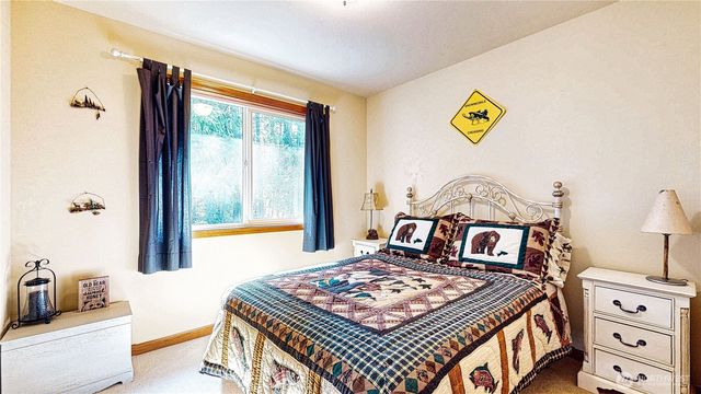 80 Evergreen Way, Easton, WA 98925