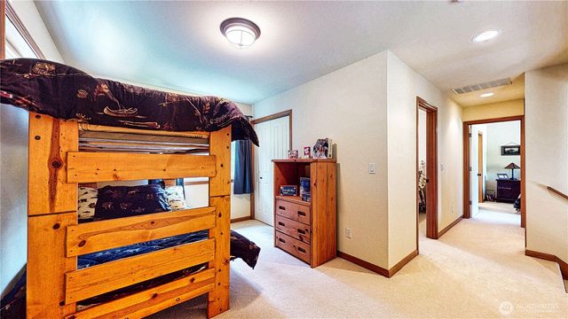 80 Evergreen Way, Easton, WA 98925