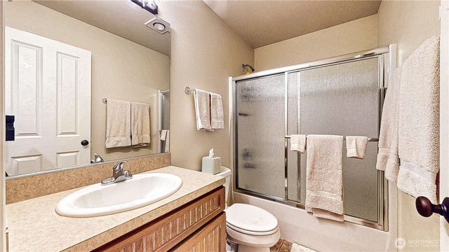 80 Evergreen Way, Easton, WA 98925