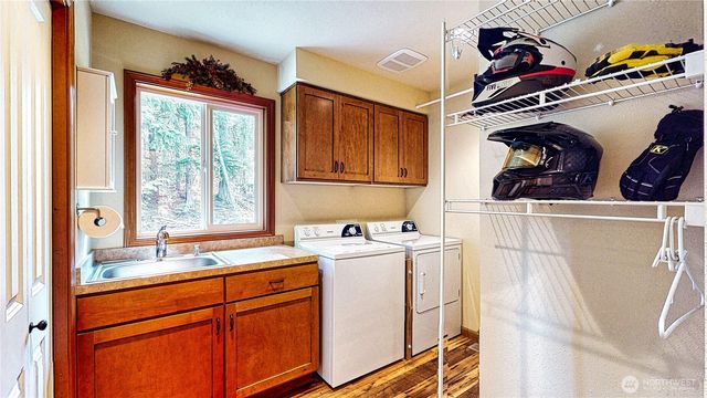 80 Evergreen Way, Easton, WA 98925