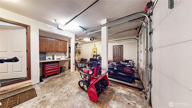 80 Evergreen Way, Easton, WA 98925