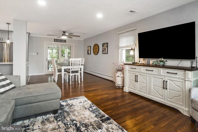 816 SPRING CITY RD, Phoenixville, PA 19460