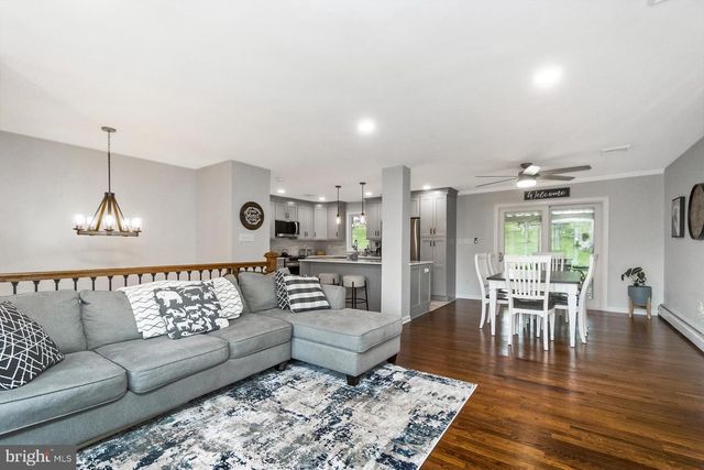 816 SPRING CITY RD, Phoenixville, PA 19460