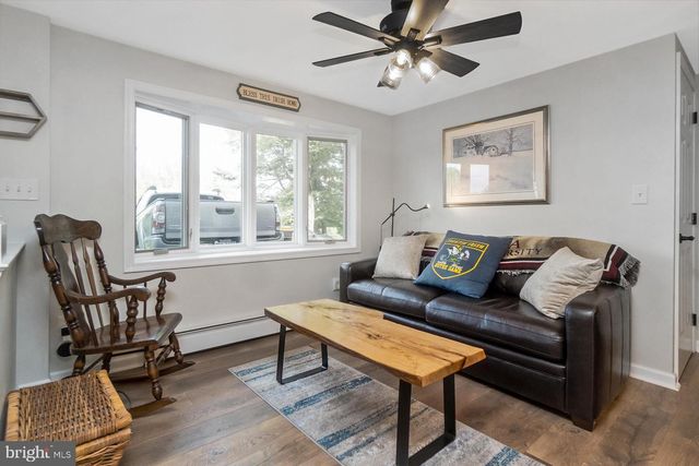 816 SPRING CITY RD, Phoenixville, PA 19460