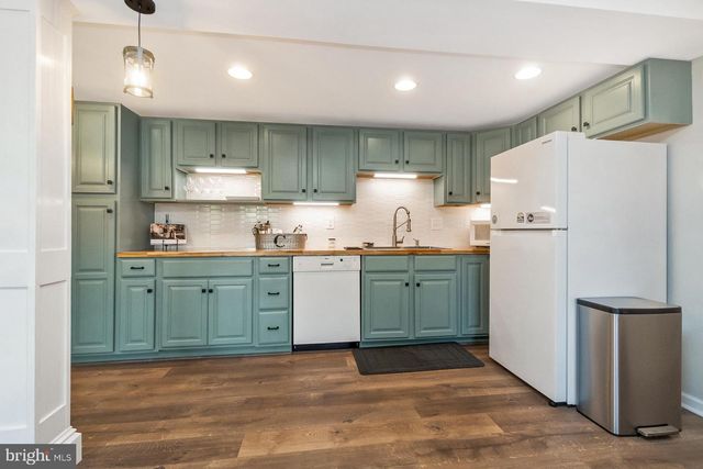 816 SPRING CITY RD, Phoenixville, PA 19460