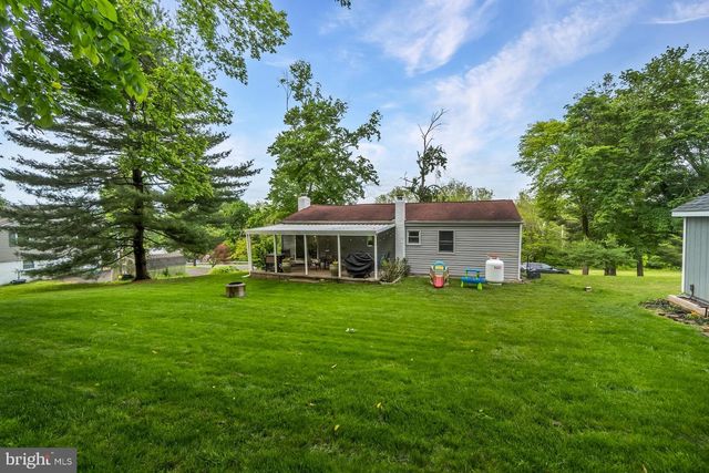 816 SPRING CITY RD, Phoenixville, PA 19460
