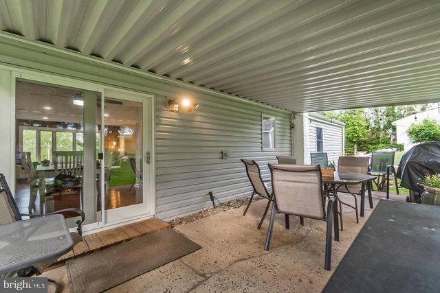 816 SPRING CITY RD, Phoenixville, PA 19460