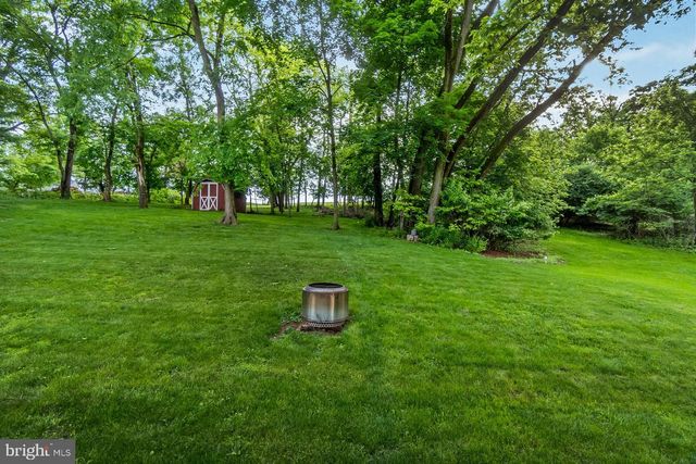 816 SPRING CITY RD, Phoenixville, PA 19460