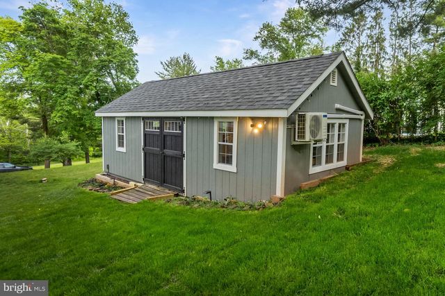 816 SPRING CITY RD, Phoenixville, PA 19460