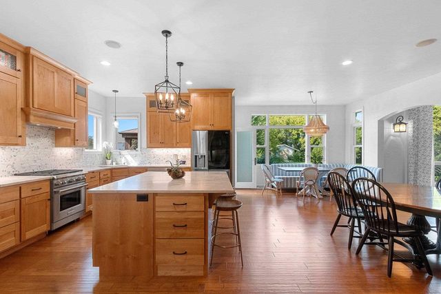 3351 COTTAGE HILL DRIVE, Green Bay, WI 54311